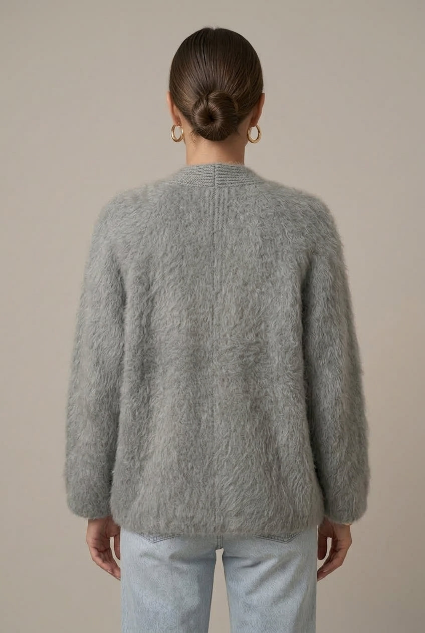 Flauschige Strickjacke aus Alpakawolle, leicht und warm
