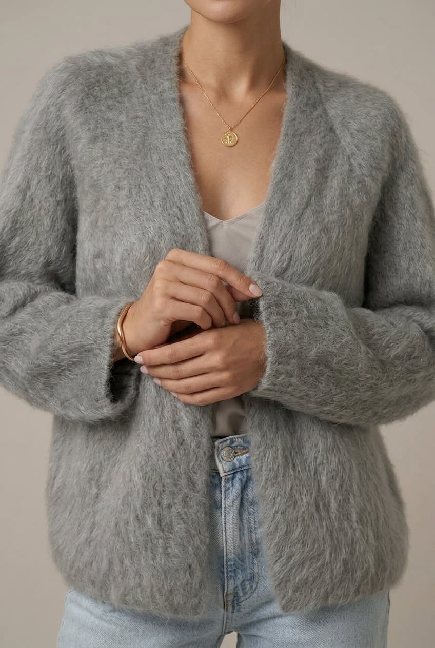 Flauschige Strickjacke aus Alpakawolle, leicht und warm