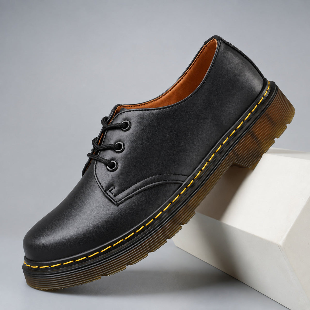 Herren Lederschuhe mit gepolsterter Sohle | Moritz & Marie