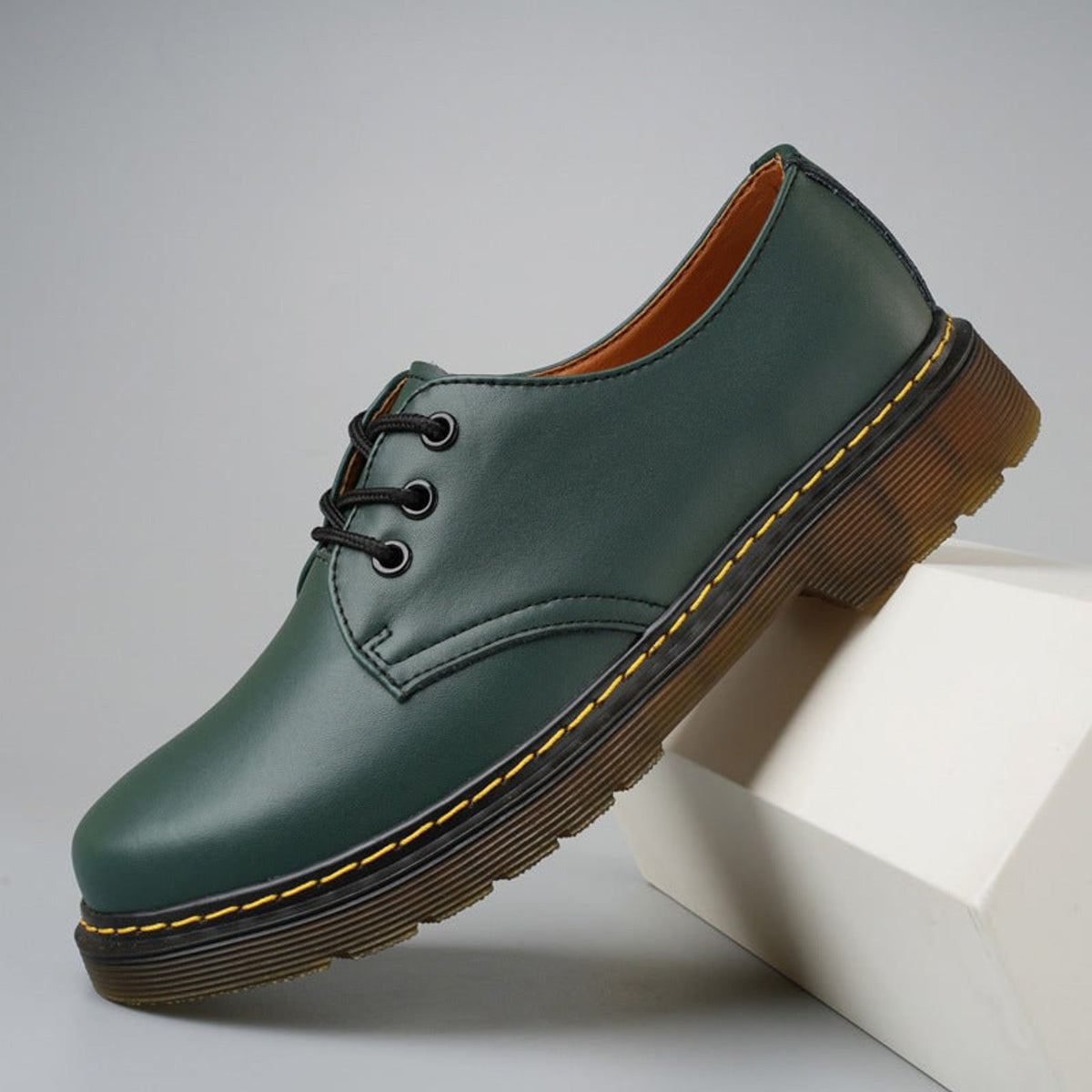 Herren Lederschuhe mit gepolsterter Sohle | Moritz & Marie