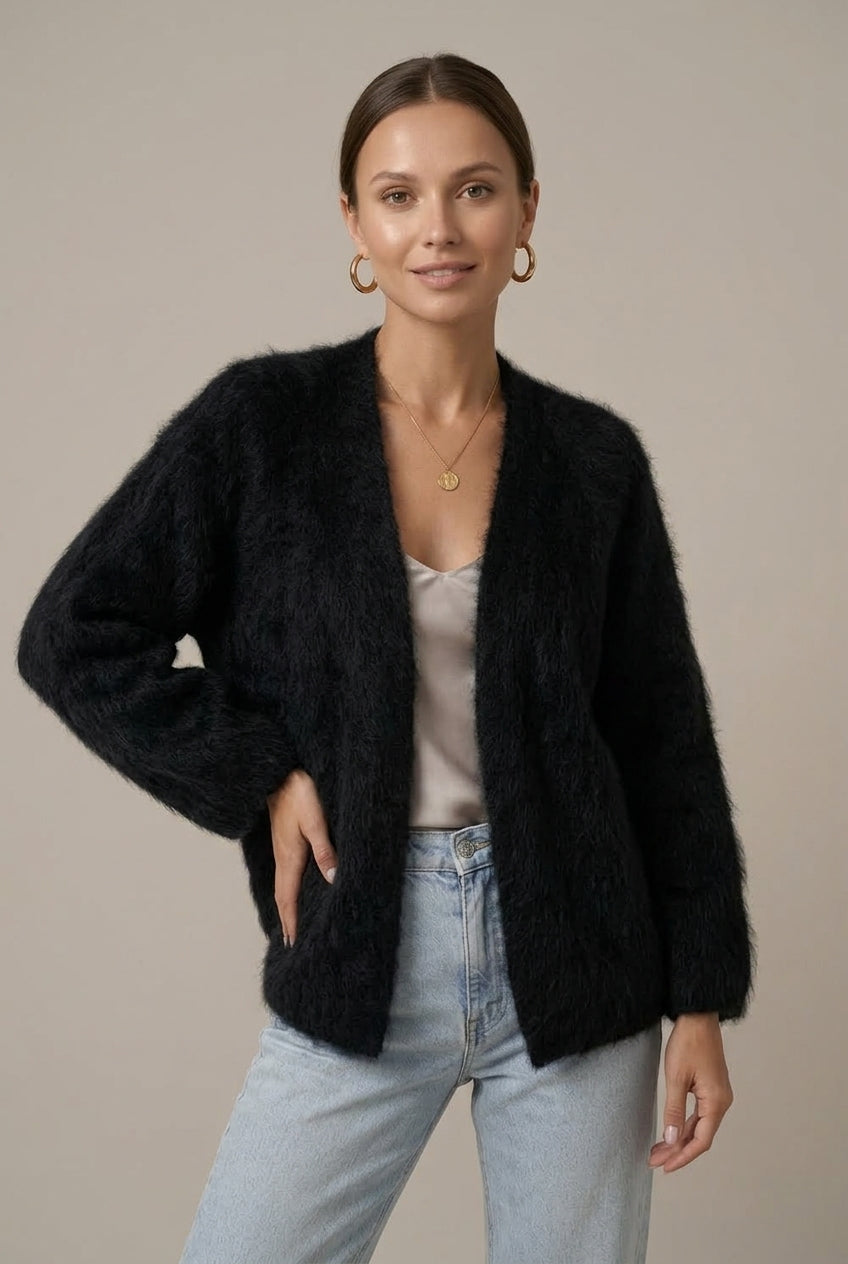Flauschige Strickjacke aus Alpakawolle, leicht und warm