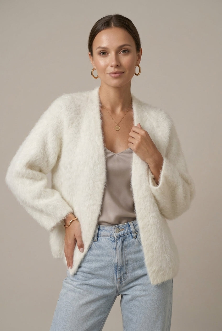 Flauschige Strickjacke aus Alpakawolle, leicht und warm